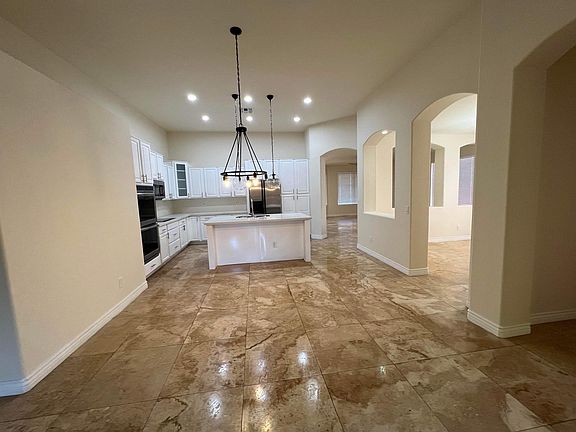 3rd image of 7321 E Mallory Cir