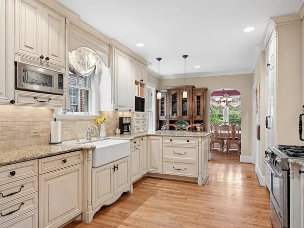 2720 W Linden Ave, Nashville, TN 37212