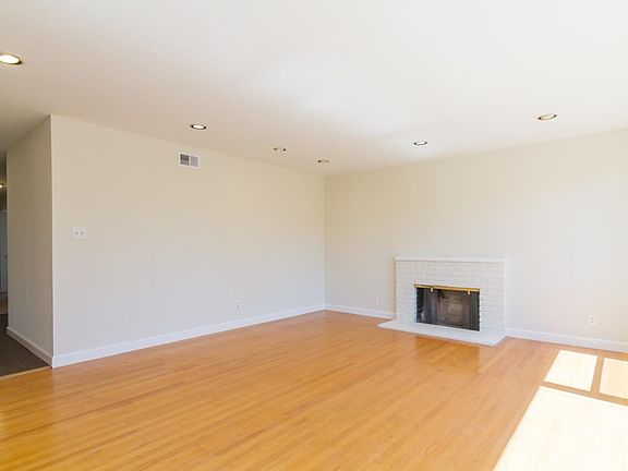 3rd image of 3402 Wheeling Dr