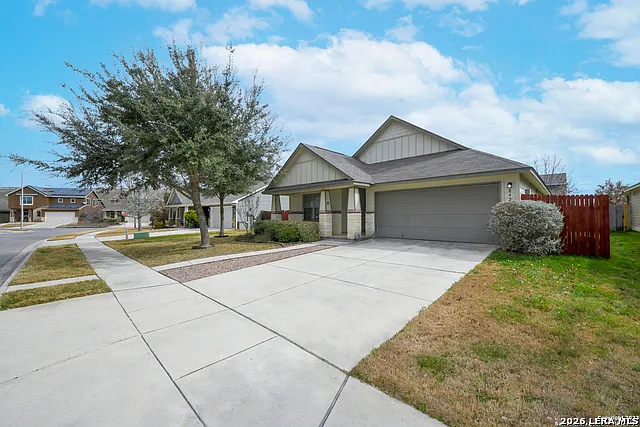 3 bed, 2.0 bath, 1958 sqft, $2,150 — Photo 2