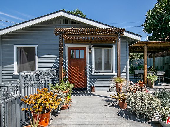 3rd image of 4423 1/2 Mont Eagle Pl