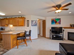 10111 Sutton Dr UNIT 7, Urbandale, IA 50322