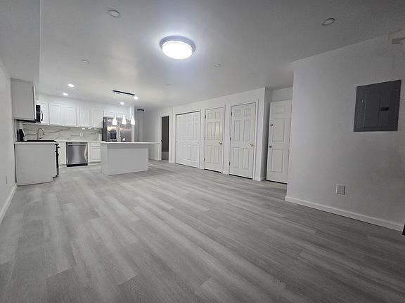 4th image of 216 Beach 98th St Floor 1