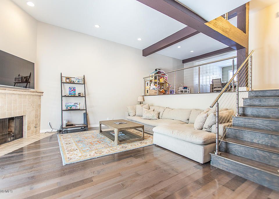 1st image of 21545 Erwin St Unit 106