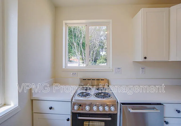 10412 NE 71st St — Photo 7