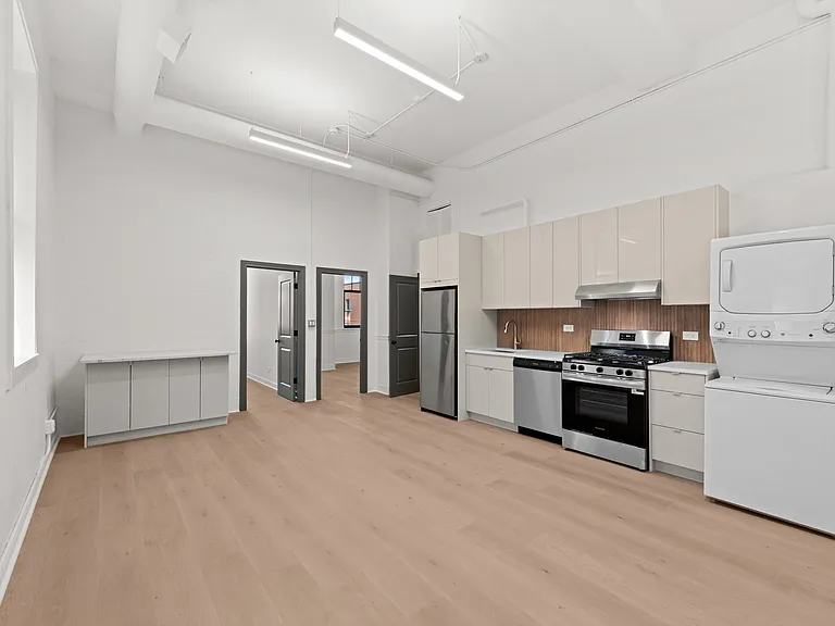 1513 N Western Ave #303 — Photo 4