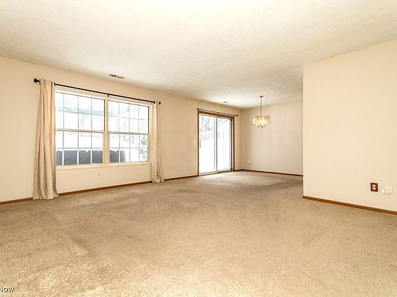 3rd image of 7098 Cross Creek Dr