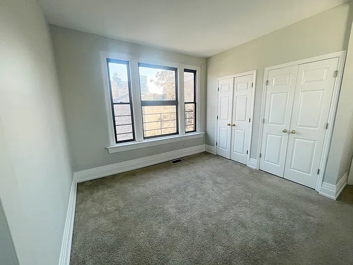 211 W 9th St #4 — Photo 2