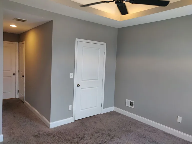 103 S Highland Ave — Photo 22