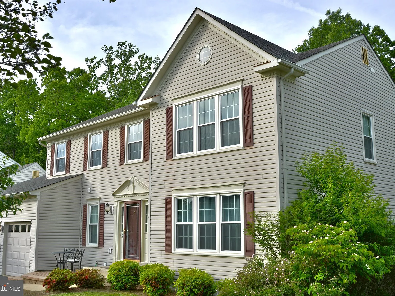 4 bed, 2.5 bath, 2766 sqft, $3,500 — Photo 2