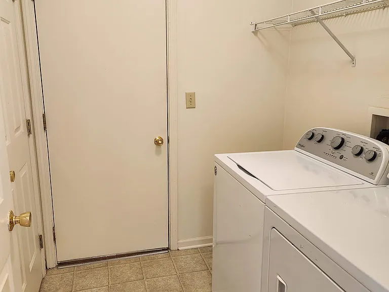 28 Applewood Cir — Photo 2