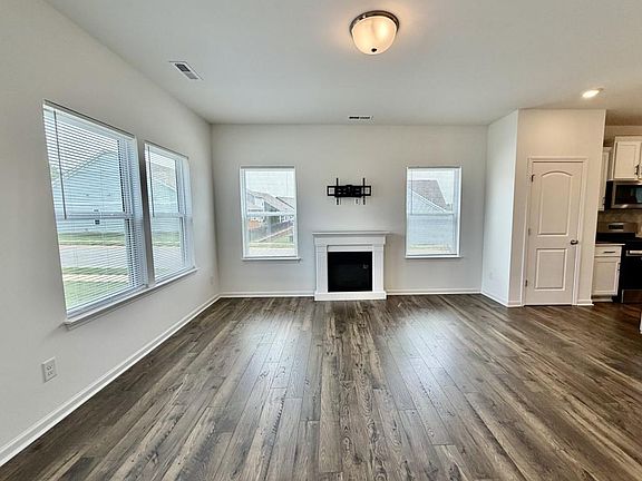 5th image of 40180 Crooked Stick Dr