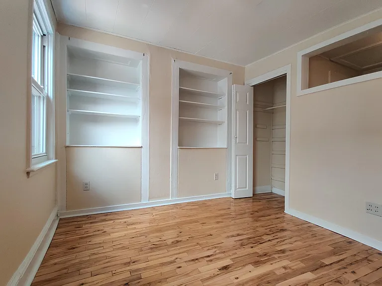 111 College St #3C — Photo 5