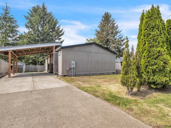 1020 S Crestline Dr, Waldport, OR 97394