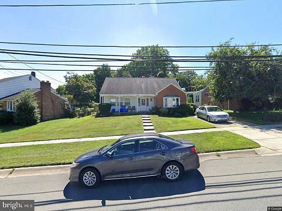 2nd image of 1004 Lamberton Dr
