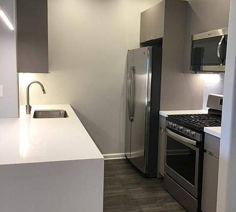 3rd image of 1706 Grismer Ave #6