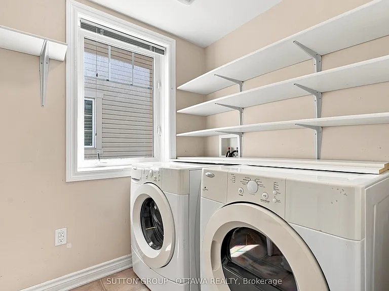 2621 Baynes Sound Way — Photo 4