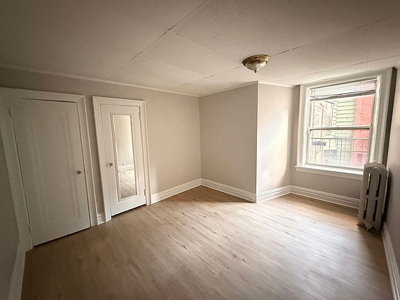 4th image of 17 Kensington Ave #200