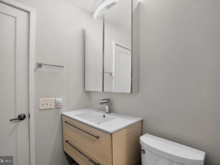 812 Lombard St #4 — Photo 23