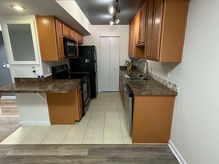 3094 Plaza Terrace Dr — Photo 7
