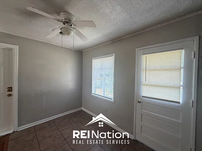 3 bed, 1.0 bath, 1000 sqft, $1,125 — Photo 4