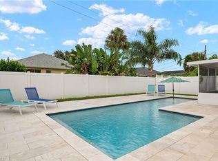 629 95th Ave N, Naples, FL 34108