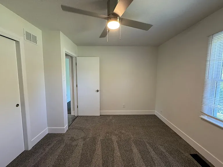 6550 S Old Village Rd — Photo 30