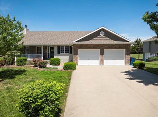 121 SW 95 Two Lots Rd, Warrensburg, MO 64093