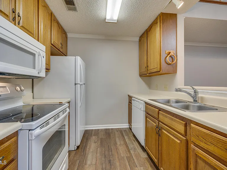 3711 Apple Grove Cir — Photo 8
