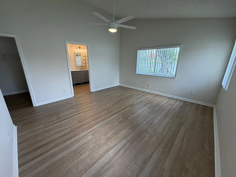 8657 Rosalie Ct — Photo 15