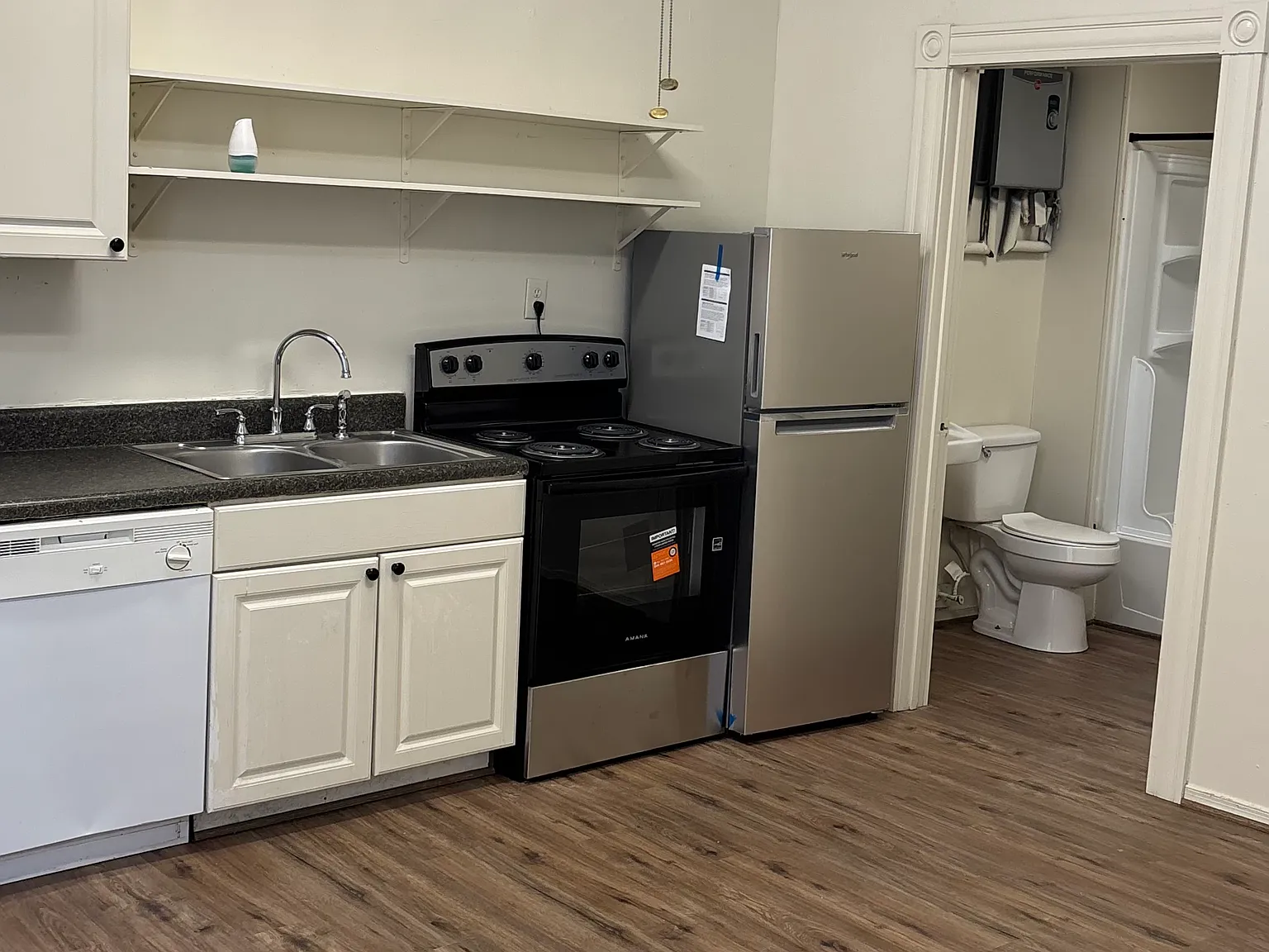 Studio, 600 sqft, $1,100 — Photo 2
