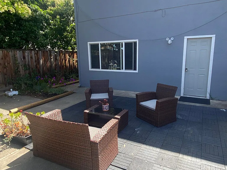 24607 Patricia Ct — Photo 2