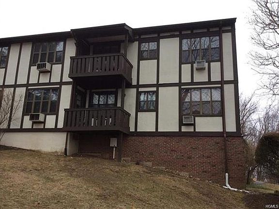 3rd image of 690 Sierra Vista Ln