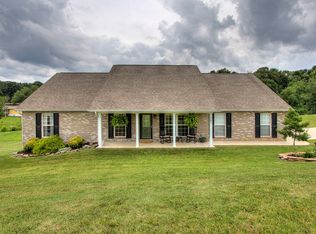 121 Tristan Ct, Lenoir City, TN 37771