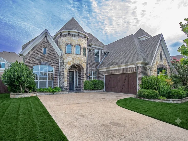 3537 Acropolis Way — Photo 1