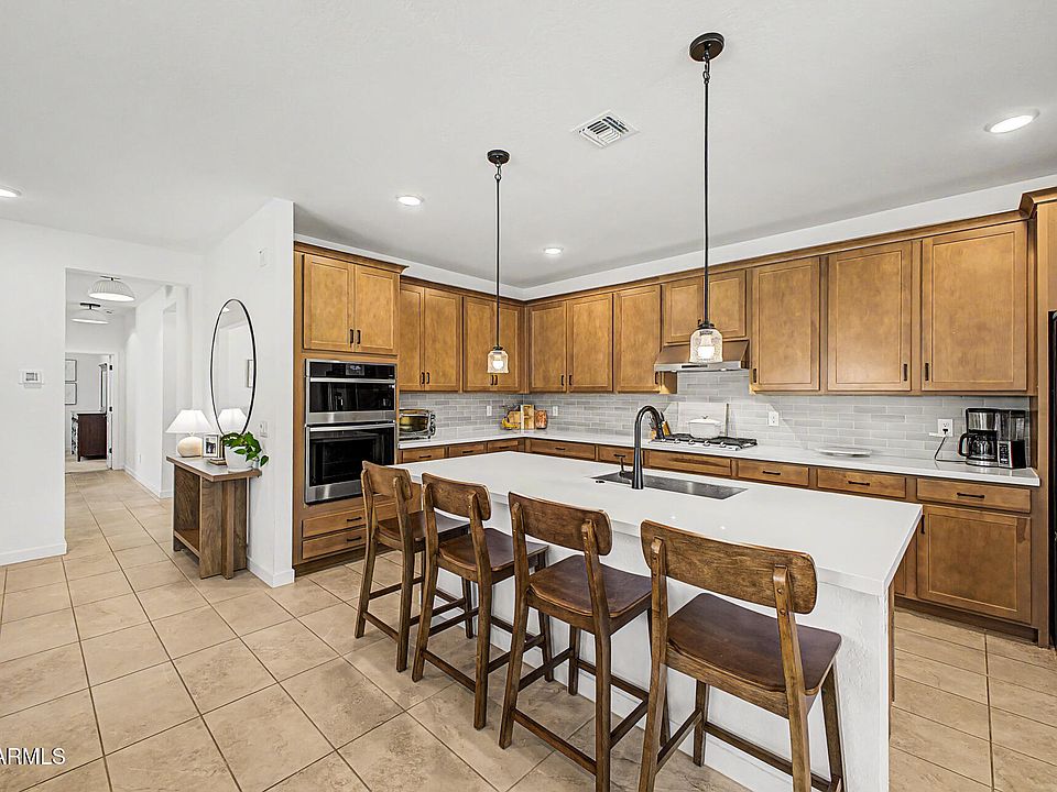 1st image of 4504 S MOLE --