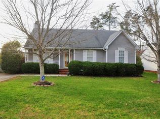 3002 Butterwood Dr, Jamestown, NC 27282