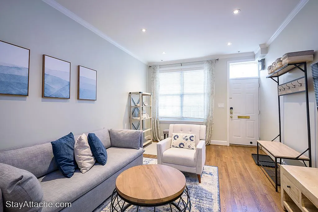 2 bed, 1.5 bath, 1170 sqft, $6,150 — Photo 2