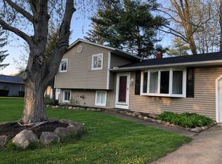 6521 Ridge Plaza Dr, North Ridgeville, OH 44039