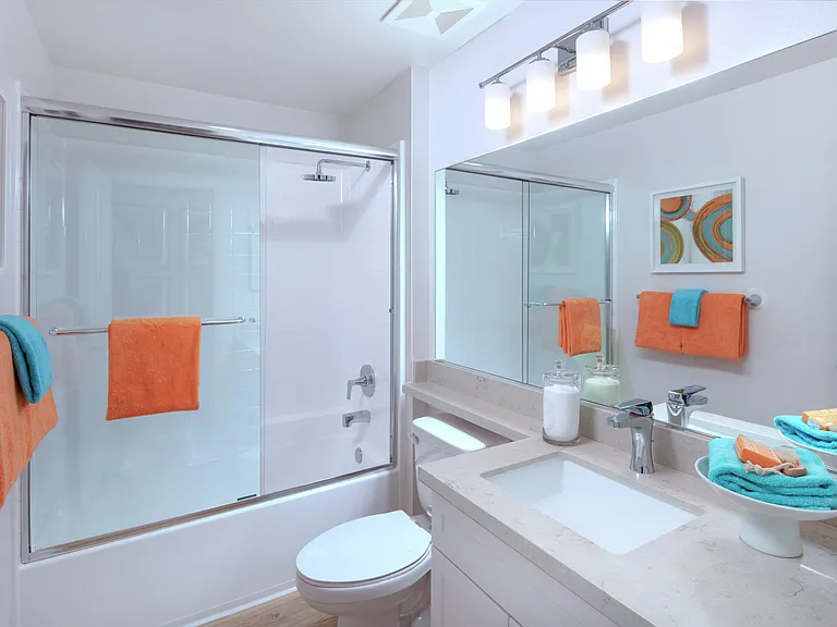 Anacapa Apartment Homes — Photo 9