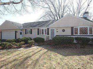 14825 Froedtert Dr, Elm Grove, WI 53122