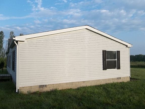 2nd image of 1911 Oak Ln