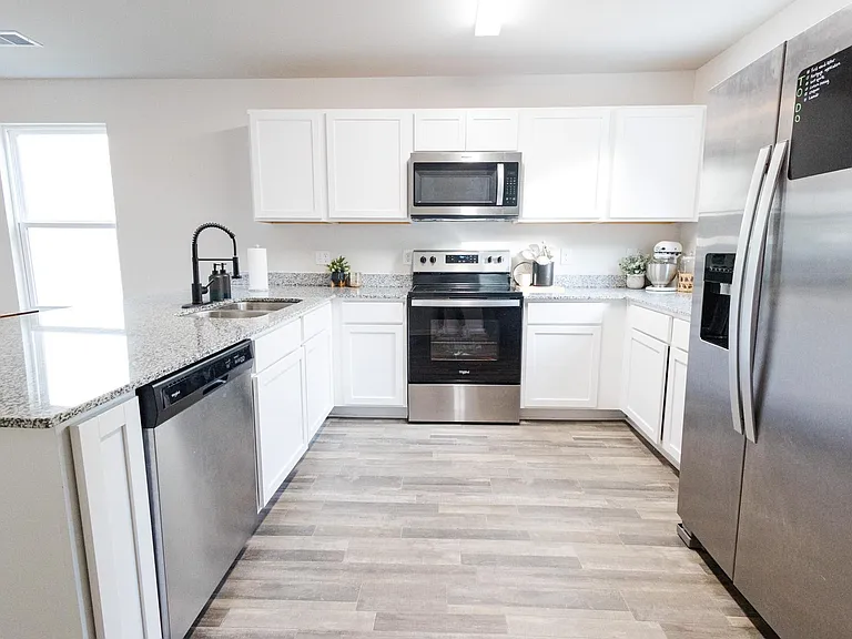 115 Palmetto Breeze Cir — Photo 2