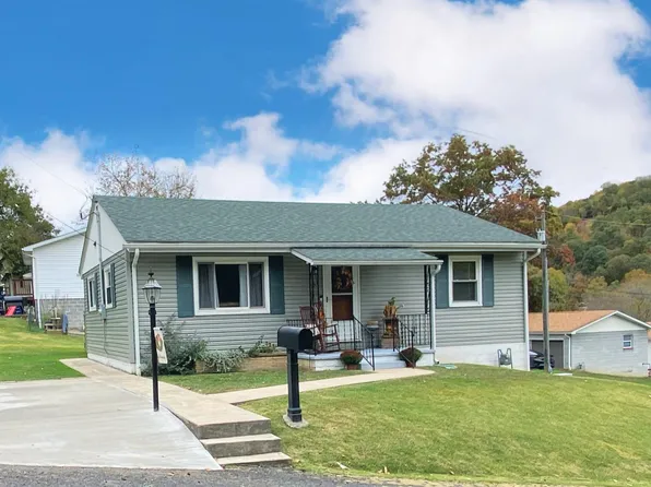 6 Wilkinson St, Grafton, WV 26354