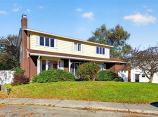 4 Inverness Pl, St. John's, NL A1A3Z7