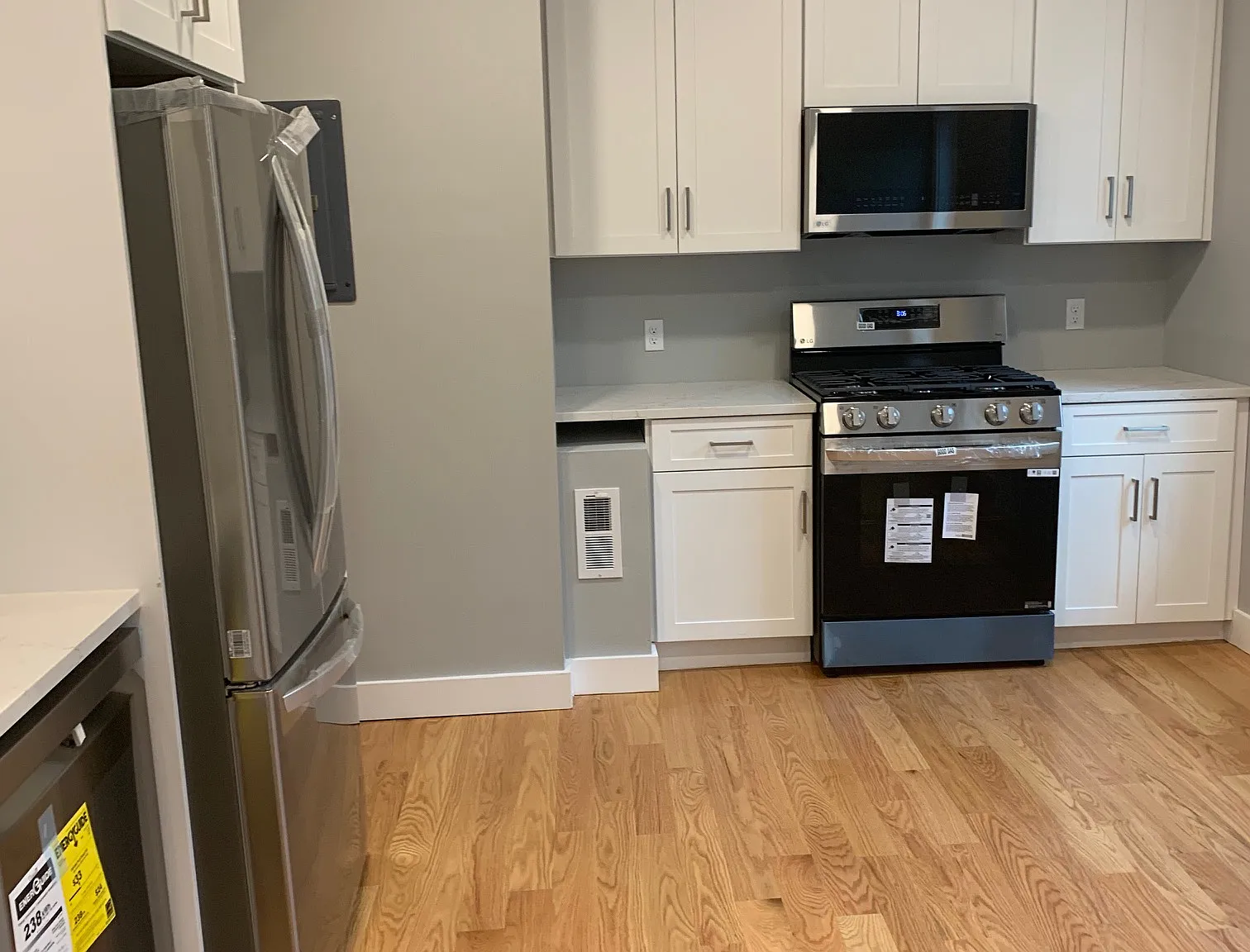 5 bed, 1.5 bath, 1681 sqft, $4,500 — Photo 2