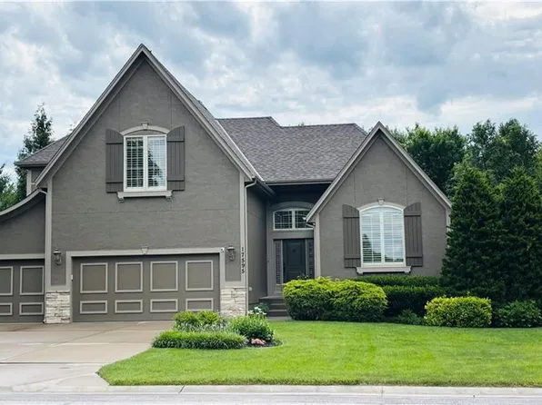 17595 S Brockway St, Olathe, KS 66062