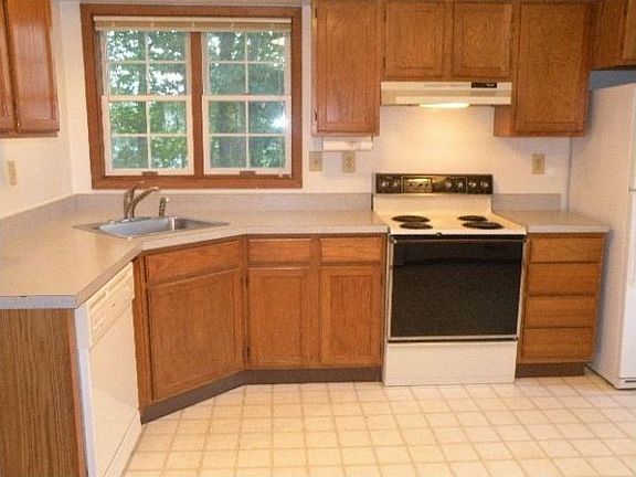 4th image of 15 Ashwood Ct