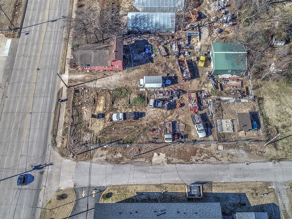 2nd image of 716 E Will Rogers Blvd