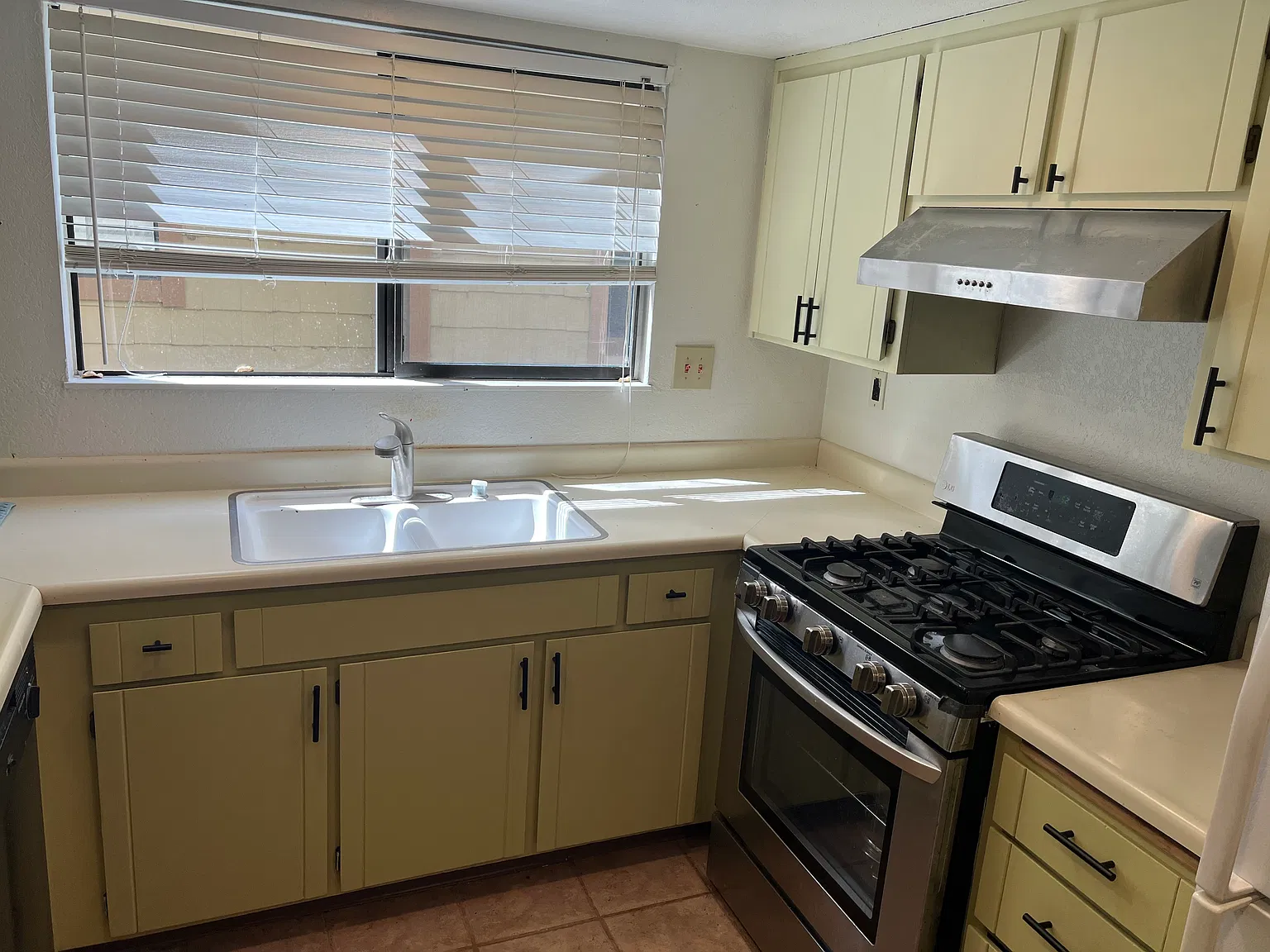 3 bed, 2.5 bath, 1503 sqft, $3,500 — Photo 3